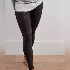 Offline by Aerie faux leather leggings size Med